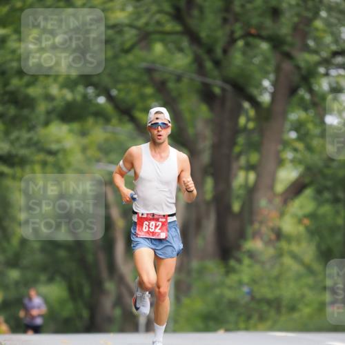13.09.2026 - 21. swb-Marathon Bremen TobiasT http://msf.ph/oto/10242036 13.09.2026 11:20:16 Laufen 45, 692 meine-sportfotos.de