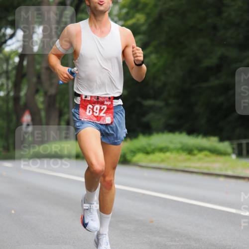 13.09.2026 - 21. swb-Marathon Bremen TobiasT http://msf.ph/oto/10242072 13.09.2026 11:20:22 Laufen 692 meine-sportfotos.de