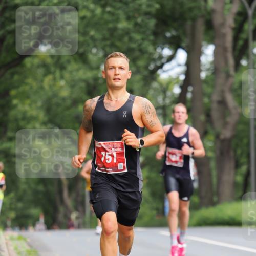 13.09.2026 - 21. swb-Marathon Bremen TobiasT http://msf.ph/oto/10242162 13.09.2026 11:21:07 Laufen 751 meine-sportfotos.de