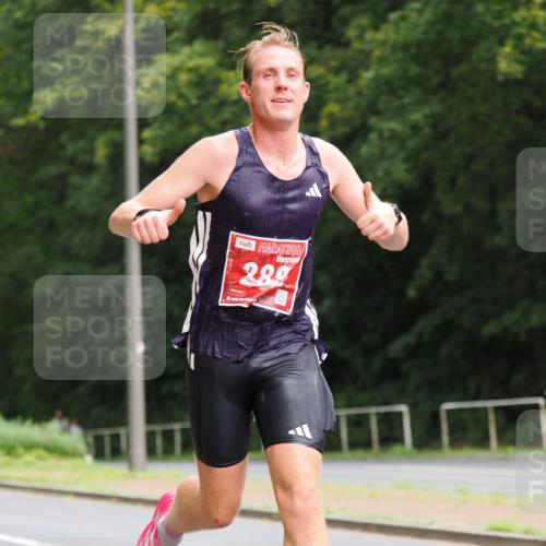 13.09.2026 - 21. swb-Marathon Bremen TobiasT http://msf.ph/oto/10242166 13.09.2026 11:21:12 Laufen 28 meine-sportfotos.de