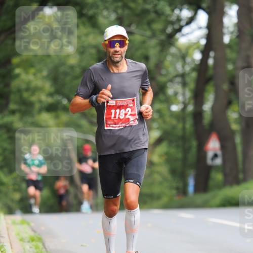 13.09.2026 - 21. swb-Marathon Bremen TobiasT http://msf.ph/oto/10242251 13.09.2026 11:22:16 Laufen 1132 meine-sportfotos.de