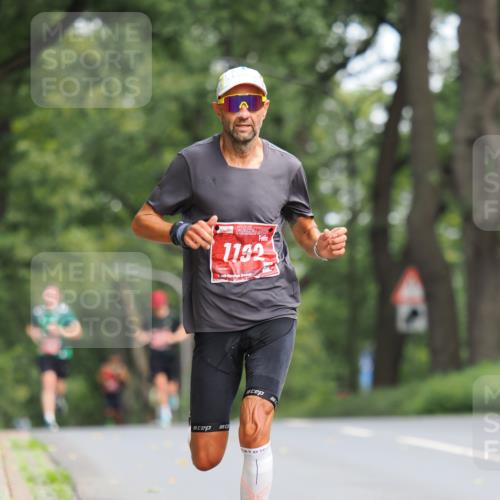 13.09.2026 - 21. swb-Marathon Bremen TobiasT http://msf.ph/oto/10242259 13.09.2026 11:22:16 Laufen 1142 meine-sportfotos.de