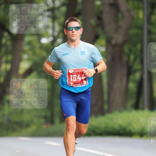 13.09.2026 - 21. swb-Marathon Bremen TobiasT http://msf.ph/oto/10242295 13.09.2026 11:22:58 Laufen 1544, 71 meine-sportfotos.de