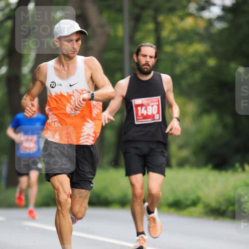 13.09.2026 - 21. swb-Marathon Bremen TobiasT http://msf.ph/oto/10242320 13.09.2026 11:23:50 Laufen 1490 meine-sportfotos.de