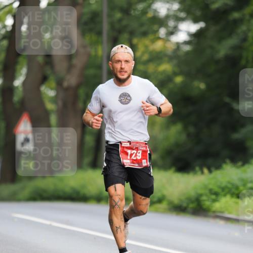 13.09.2026 - 21. swb-Marathon Bremen TobiasT http://msf.ph/oto/10242386 13.09.2026 11:26:08 Laufen 129, 1222 meine-sportfotos.de