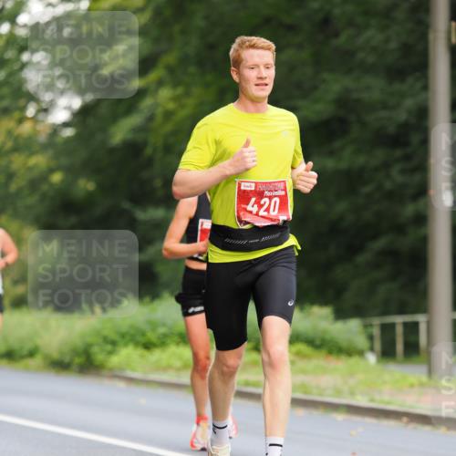 13.09.2026 - 21. swb-Marathon Bremen TobiasT http://msf.ph/oto/10242588 13.09.2026 11:29:43 Laufen 420 meine-sportfotos.de