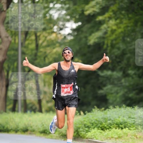 13.09.2026 - 21. swb-Marathon Bremen TobiasT http://msf.ph/oto/10242619 13.09.2026 11:30:09 Laufen 919 meine-sportfotos.de