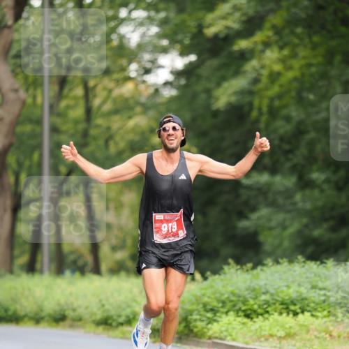 13.09.2026 - 21. swb-Marathon Bremen TobiasT http://msf.ph/oto/10242624 13.09.2026 11:30:09 Laufen 919 meine-sportfotos.de