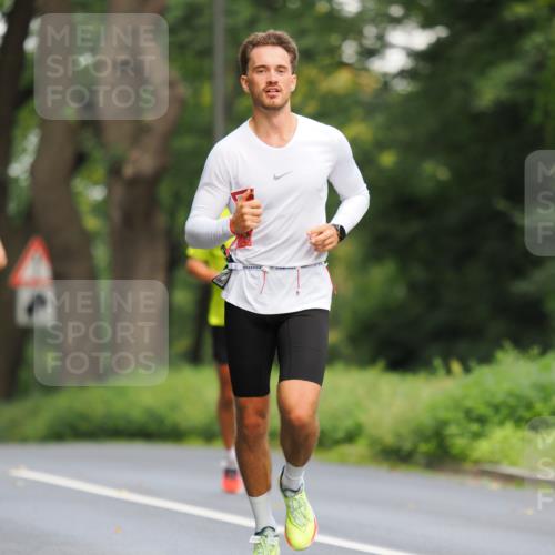 13.09.2026 - 21. swb-Marathon Bremen TobiasT http://msf.ph/oto/10242657 13.09.2026 11:30:31 Laufen  meine-sportfotos.de