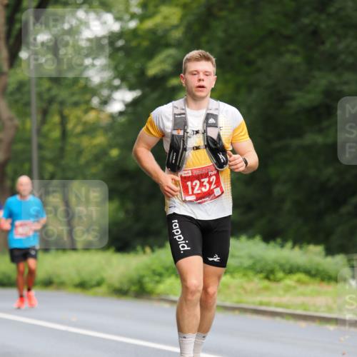 13.09.2026 - 21. swb-Marathon Bremen TobiasT http://msf.ph/oto/10242672 13.09.2026 11:30:38 Laufen 1232 meine-sportfotos.de