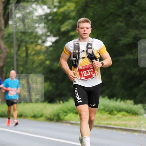 13.09.2026 - 21. swb-Marathon Bremen TobiasT http://msf.ph/oto/10242677 13.09.2026 11:30:38 Laufen 1232 meine-sportfotos.de