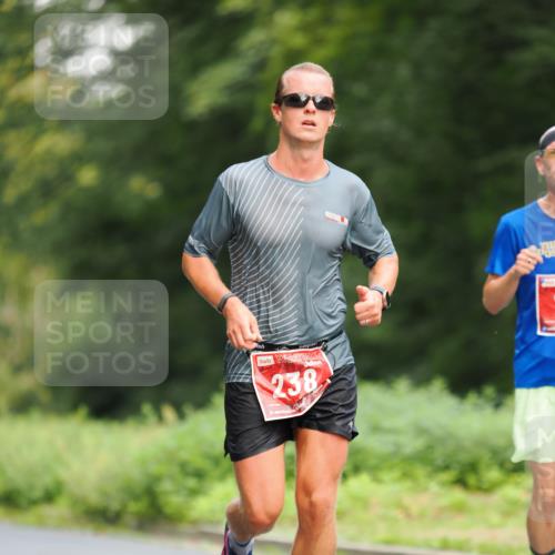 13.09.2026 - 21. swb-Marathon Bremen TobiasT http://msf.ph/oto/10242698 13.09.2026 11:30:45 Laufen 238 meine-sportfotos.de