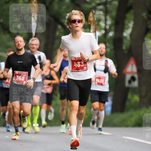 13.09.2026 - 21. swb-Marathon Bremen TobiasT http://msf.ph/oto/10242797 13.09.2026 11:31:44 Laufen 358, 433, 1421 meine-sportfotos.de