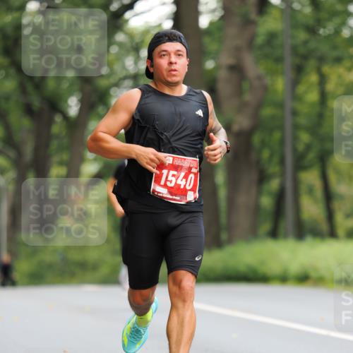 13.09.2026 - 21. swb-Marathon Bremen TobiasT http://msf.ph/oto/10242870 13.09.2026 11:32:24 Laufen 1540, 21, 401 meine-sportfotos.de