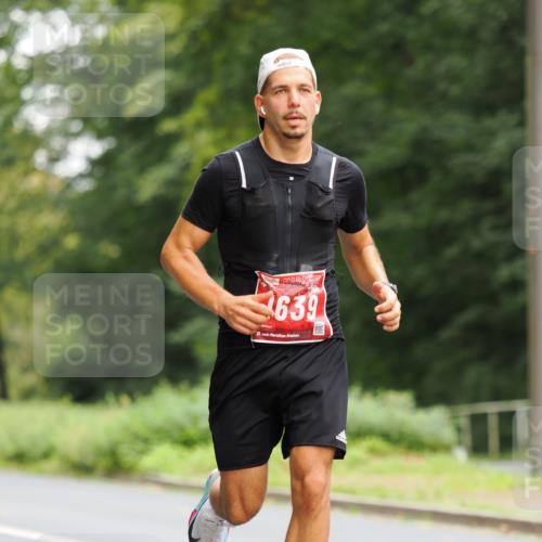 13.09.2026 - 21. swb-Marathon Bremen TobiasT http://msf.ph/oto/10242883 13.09.2026 11:32:30 Laufen 639, 21, 20 meine-sportfotos.de