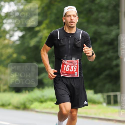 13.09.2026 - 21. swb-Marathon Bremen TobiasT http://msf.ph/oto/10242888 13.09.2026 11:32:30 Laufen 1639, 21, 26 meine-sportfotos.de