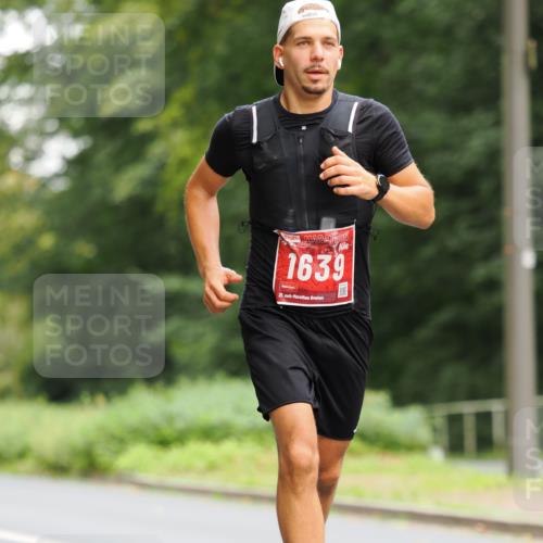 13.09.2026 - 21. swb-Marathon Bremen TobiasT http://msf.ph/oto/10242892 13.09.2026 11:32:30 Laufen 1639, 21, 26 meine-sportfotos.de
