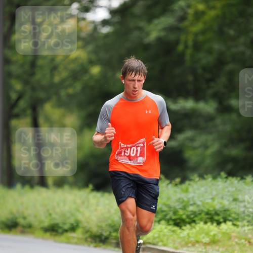 13.09.2026 - 21. swb-Marathon Bremen TobiasT http://msf.ph/oto/10242917 13.09.2026 11:33:00 Laufen 1901 meine-sportfotos.de