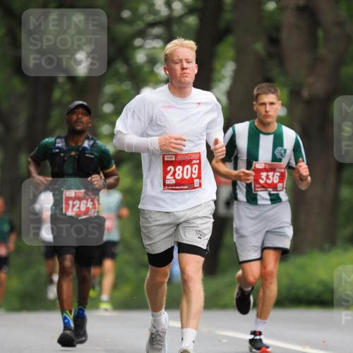 13.09.2026 - 21. swb-Marathon Bremen TobiasT http://msf.ph/oto/10242926 13.09.2026 11:33:16 Laufen 1264, 2809, 0023, 21, 1, 336 meine-sportfotos.de