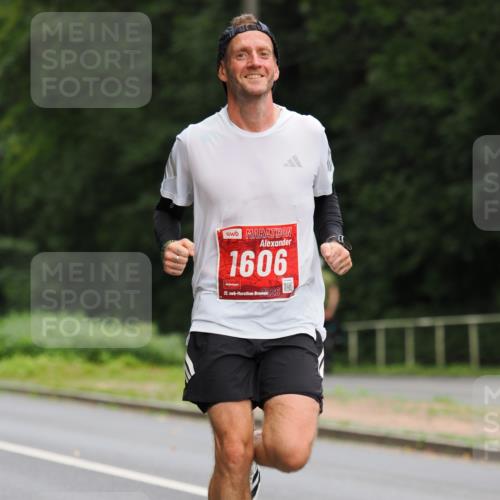 13.09.2026 - 21. swb-Marathon Bremen TobiasT http://msf.ph/oto/10242979 13.09.2026 11:33:32 Laufen 1606, 21, 26 meine-sportfotos.de