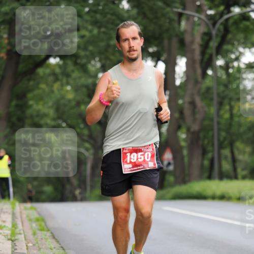 13.09.2026 - 21. swb-Marathon Bremen TobiasT http://msf.ph/oto/10243075 13.09.2026 11:34:25 Laufen 1950, 0260, 21, 26 meine-sportfotos.de