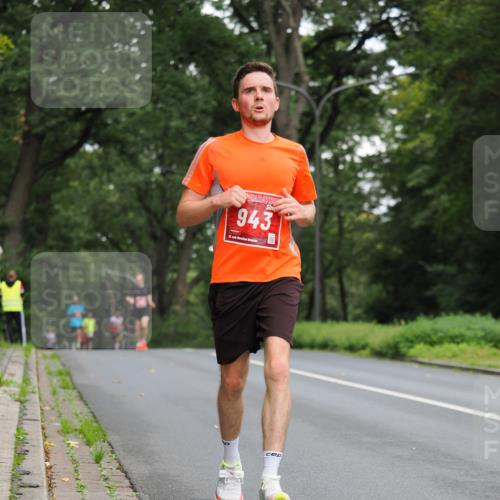 13.09.2026 - 21. swb-Marathon Bremen TobiasT http://msf.ph/oto/10243169 13.09.2026 11:35:37 Laufen 943, 21, 246 meine-sportfotos.de
