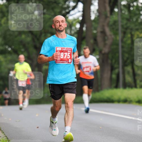 13.09.2026 - 21. swb-Marathon Bremen TobiasT http://msf.ph/oto/10243176 13.09.2026 11:35:56 Laufen 975, 21, 26 meine-sportfotos.de