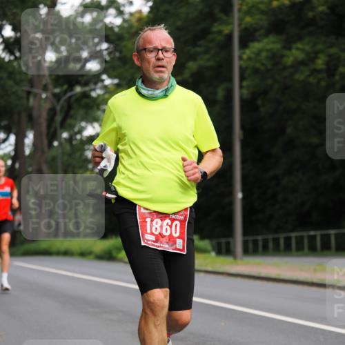 13.09.2026 - 21. swb-Marathon Bremen TobiasT http://msf.ph/oto/10243209 13.09.2026 11:36:06 Laufen 1860, 1769, 21, 26 meine-sportfotos.de