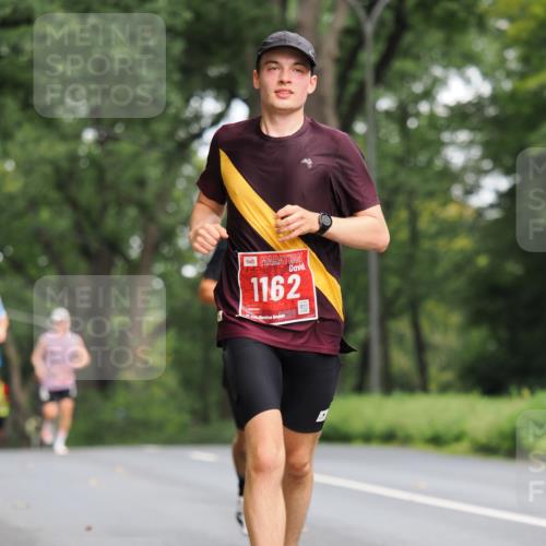 13.09.2026 - 21. swb-Marathon Bremen TobiasT http://msf.ph/oto/10243239 13.09.2026 11:36:25 Laufen 1162, 26 meine-sportfotos.de