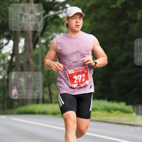 13.09.2026 - 21. swb-Marathon Bremen TobiasT http://msf.ph/oto/10243254 13.09.2026 11:36:37 Laufen 261, 18, 1, 272, 0312, 21, 11 meine-sportfotos.de