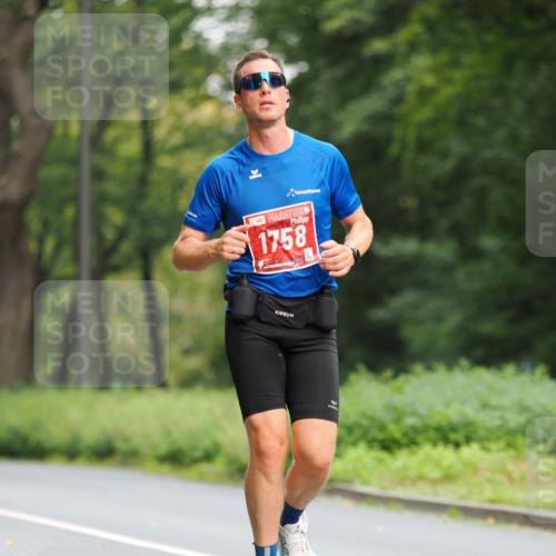 13.09.2026 - 21. swb-Marathon Bremen TobiasT http://msf.ph/oto/10243385 13.09.2026 11:37:57 Laufen 1758, 126 meine-sportfotos.de