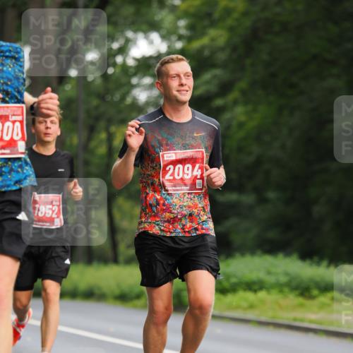 13.09.2026 - 21. swb-Marathon Bremen TobiasT http://msf.ph/oto/10243397 13.09.2026 11:38:03 Laufen 300, 1852, 2094, 21, 26 meine-sportfotos.de