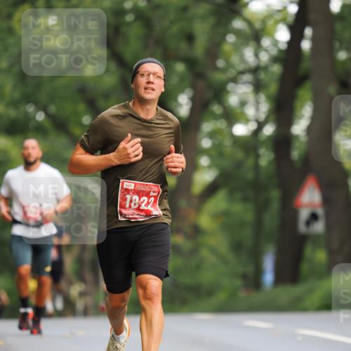 13.09.2026 - 21. swb-Marathon Bremen TobiasT http://msf.ph/oto/10243429 13.09.2026 11:38:24 Laufen 1822 meine-sportfotos.de