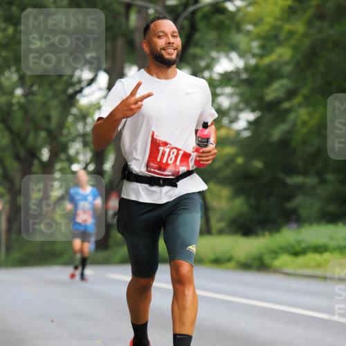 13.09.2026 - 21. swb-Marathon Bremen TobiasT http://msf.ph/oto/10243451 13.09.2026 11:38:33 Laufen 1181, 21 meine-sportfotos.de