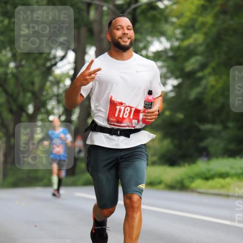 13.09.2026 - 21. swb-Marathon Bremen TobiasT http://msf.ph/oto/10243455 13.09.2026 11:38:33 Laufen 1181, 24, 29, 7 meine-sportfotos.de