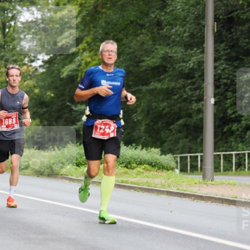 13.09.2026 - 21. swb-Marathon Bremen TobiasT http://msf.ph/oto/10243579 13.09.2026 11:40:13 Laufen 1688, 1249 meine-sportfotos.de