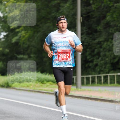 13.09.2026 - 21. swb-Marathon Bremen TobiasT http://msf.ph/oto/10243710 13.09.2026 11:41:49 Laufen 24, 2122, 0332, 21 meine-sportfotos.de