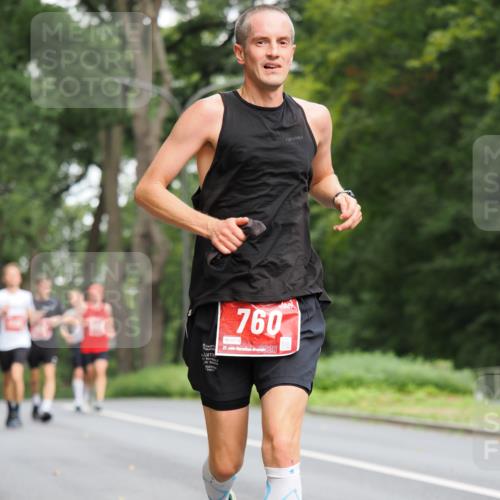13.09.2026 - 21. swb-Marathon Bremen TobiasT http://msf.ph/oto/10243717 13.09.2026 11:41:51 Laufen 760, 0974, 21, 026 meine-sportfotos.de