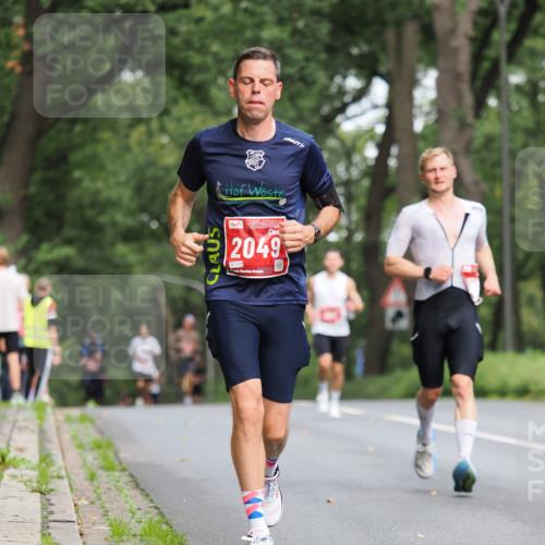13.09.2026 - 21. swb-Marathon Bremen TobiasT http://msf.ph/oto/10243733 13.09.2026 11:41:57 Laufen 2049, 1494, 26, 0 meine-sportfotos.de