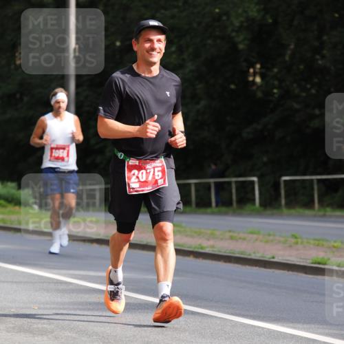 13.09.2026 - 21. swb-Marathon Bremen TobiasT http://msf.ph/oto/10243787 13.09.2026 11:42:30 Laufen 1056, 0, 2075, 2, 326 meine-sportfotos.de