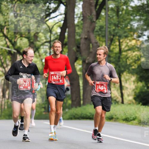 13.09.2026 - 21. swb-Marathon Bremen TobiasT http://msf.ph/oto/10243897 13.09.2026 11:43:43 Laufen 297, 1493, 1494 meine-sportfotos.de