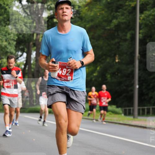 13.09.2026 - 21. swb-Marathon Bremen TobiasT http://msf.ph/oto/10243986 13.09.2026 11:44:23 Laufen 1854, 492 meine-sportfotos.de