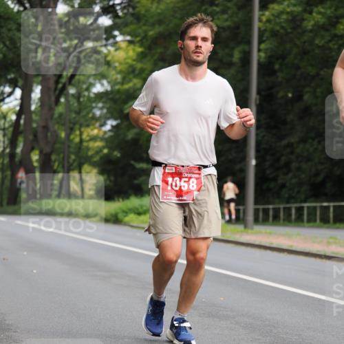13.09.2026 - 21. swb-Marathon Bremen TobiasT http://msf.ph/oto/10244002 13.09.2026 11:44:29 Laufen 1058, 21, 26 meine-sportfotos.de