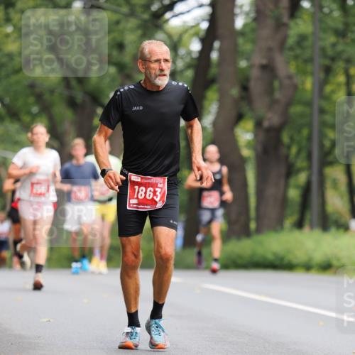 13.09.2026 - 21. swb-Marathon Bremen TobiasT http://msf.ph/oto/10244009 13.09.2026 11:44:36 Laufen 1863, 17, 21 meine-sportfotos.de