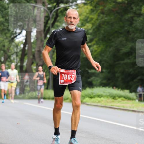 13.09.2026 - 21. swb-Marathon Bremen TobiasT http://msf.ph/oto/10244013 13.09.2026 11:44:39 Laufen 1863, 171, 21 meine-sportfotos.de