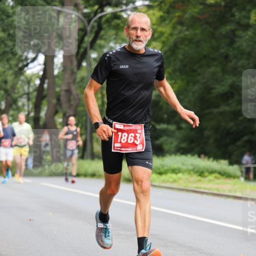 13.09.2026 - 21. swb-Marathon Bremen TobiasT http://msf.ph/oto/10244017 13.09.2026 11:44:39 Laufen 1863, 17, 21, 26 meine-sportfotos.de
