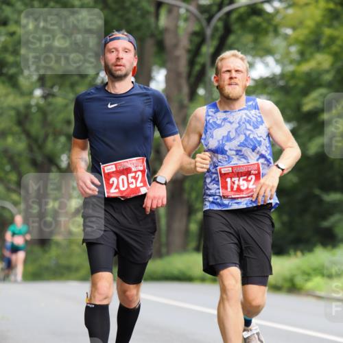 13.09.2026 - 21. swb-Marathon Bremen TobiasT http://msf.ph/oto/10244057 13.09.2026 11:45:01 Laufen 2052, 1752 meine-sportfotos.de