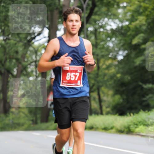 13.09.2026 - 21. swb-Marathon Bremen TobiasT http://msf.ph/oto/10244091 13.09.2026 11:45:23 Laufen 857 meine-sportfotos.de