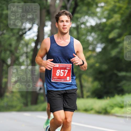 13.09.2026 - 21. swb-Marathon Bremen TobiasT http://msf.ph/oto/10244095 13.09.2026 11:45:23 Laufen 857, 21, 20, 860 meine-sportfotos.de