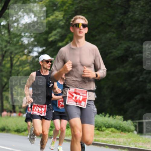 13.09.2026 - 21. swb-Marathon Bremen TobiasT http://msf.ph/oto/10244178 13.09.2026 11:46:27 Laufen 1285, 74 meine-sportfotos.de